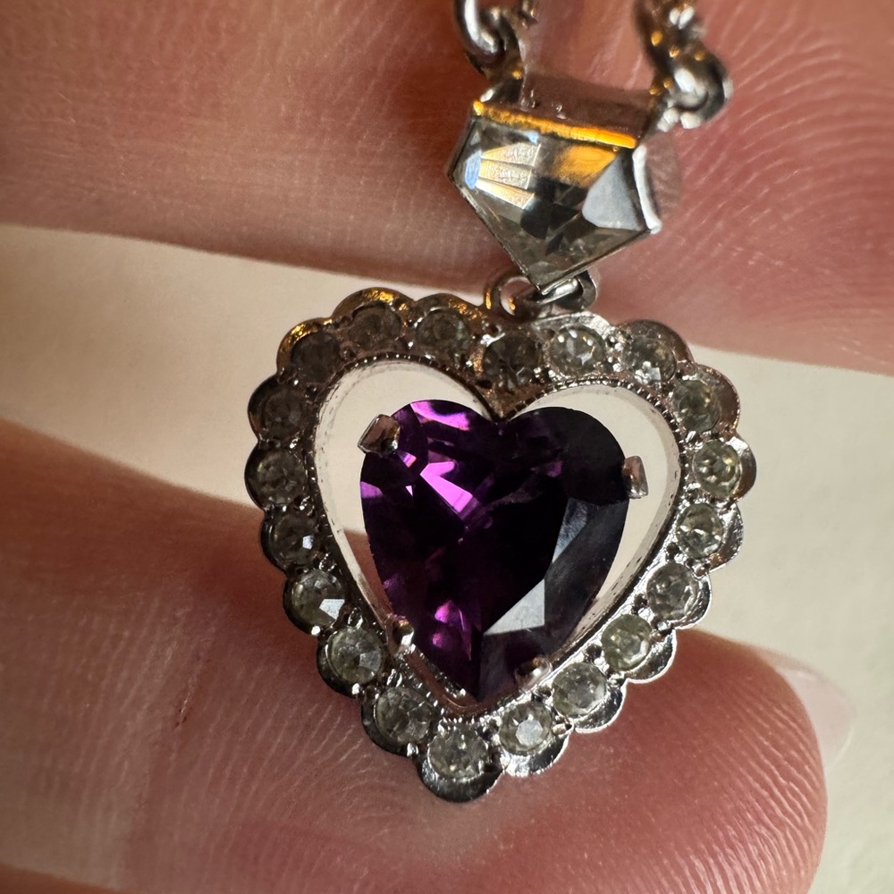 Elegant Sterling Silver Necklace with Purple Heart Pendant 18.5" Chain 6.3g